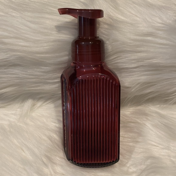 Maroon Vertical Lines Gentle & Clean Foaming Hand Soap Dispenser by BBW, NWTags - Picture 4 of 7